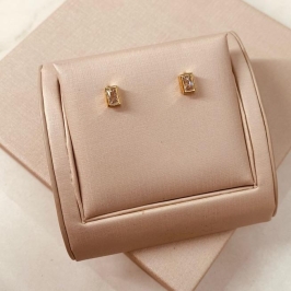 BR OURO ZIRCONIA RETANGULAR CAIXA ALTA