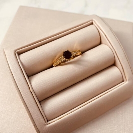 AN OURO SOLITÁRIO SAFIRA ARO MICRO CRAVEJADO