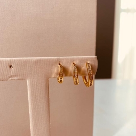 TR OURO ARGOLA FINA OVAL MICRO CRAVEJADA