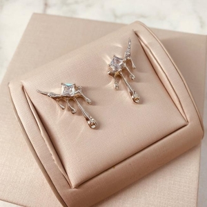 BR PRATA EARCUFF AQUARELA ZIRCONIA QUADRADA