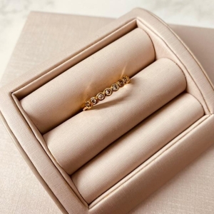 AN OURO 9 ZIRCONIAS INTERNAS