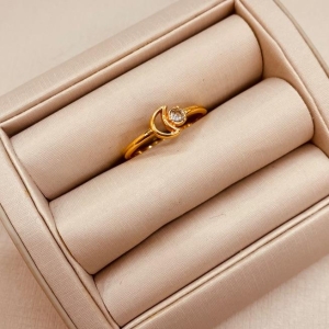 AN OURO DELICADO LUA ZIRCONIA