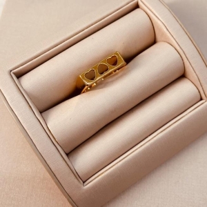 AN OURO ESTILO COM 3 CORAÇÕES