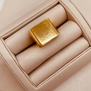 AN OURO QUADRADO LISO