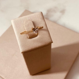 AN OURO SOLITÁRIO ARO MICRO CRAVEJADO CORAÇÃO