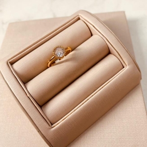 AN OURO SOLITÁRIO TORTA CRISTAL