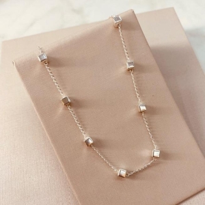 CK PRATA CUBOS LISOS