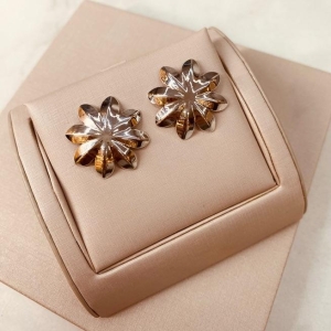 BR PRATA FLOR 8 PETALAS