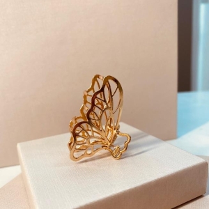 PRENDEDOR OURO BORBOLETA VAZADA