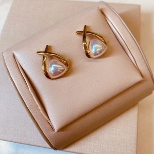 BR OURO PEROLA SHELL TRIANGULAR