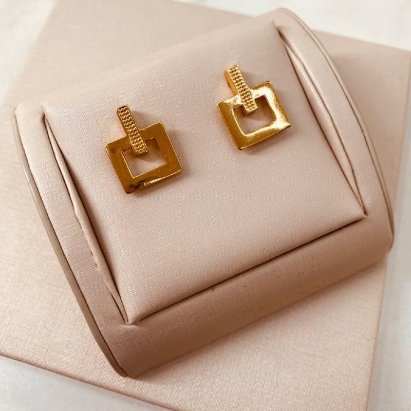 BR OURO RETANGULO VAZADO