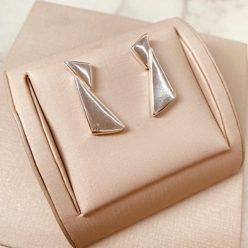 BR PRATA 2 TRIANGULOS