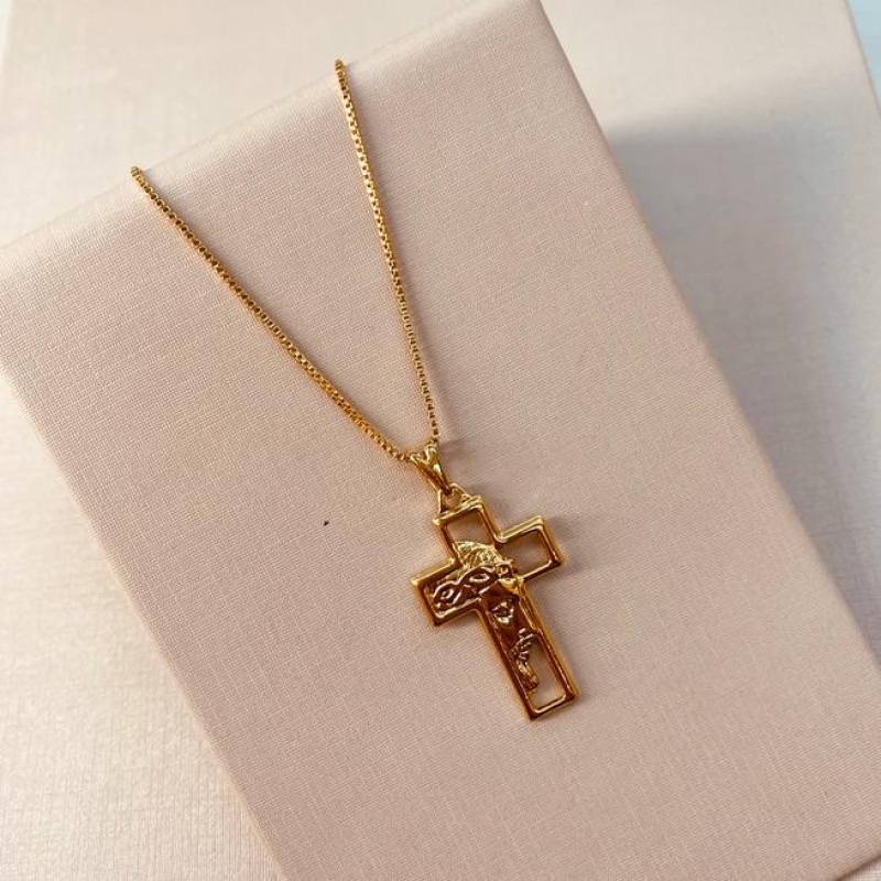 CL OURO CRUZ VAZADA ROSTO JESUS