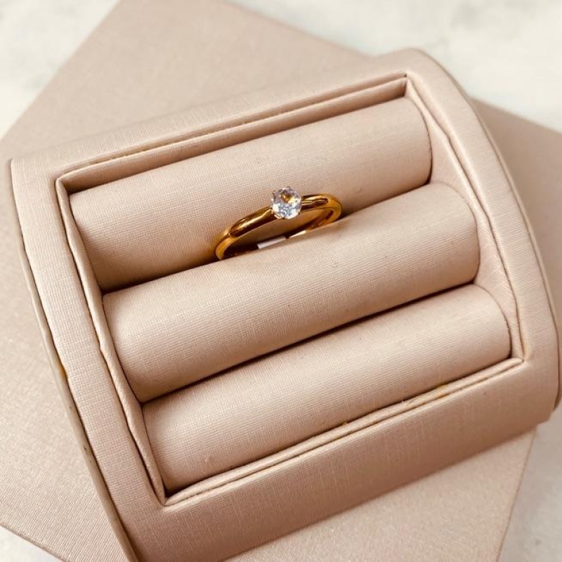 AN AÇO OURO SOLITÁRIO