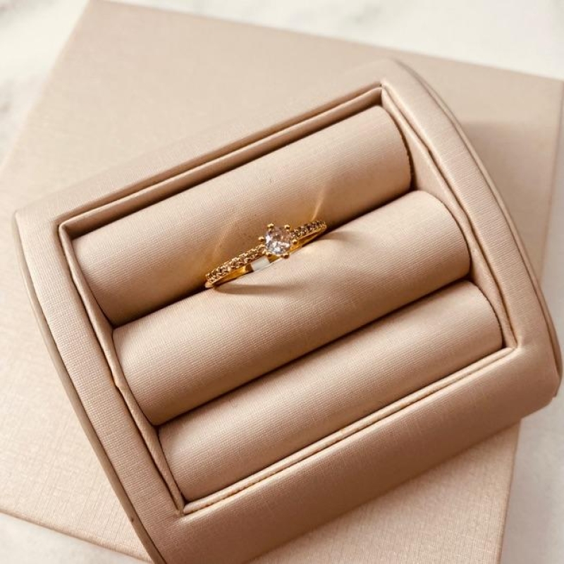 AN OURO SOLITÁRIO ARO MICRO CRAVEJADO 4MM