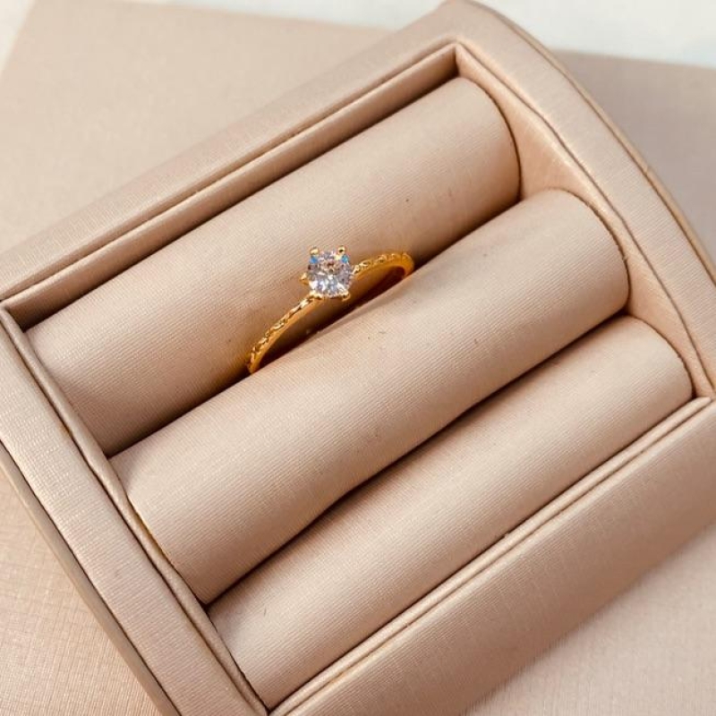 AN OURO SOLITÁRIO CAIXA ALTA