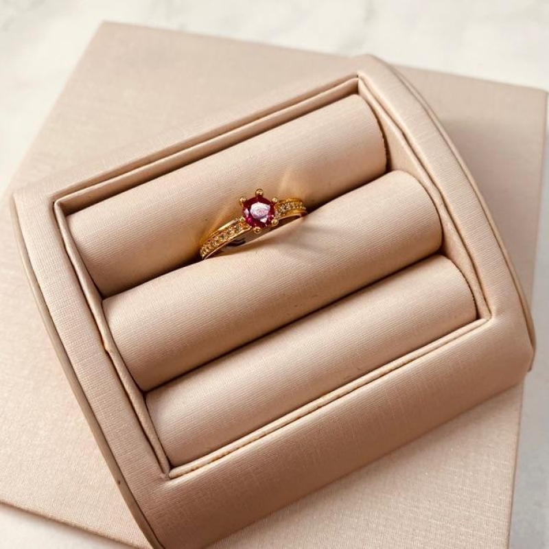 AN OURO SOLITÁRIO RUBI ARO MICRO CRAVEJADO