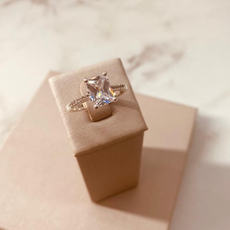 AN PRATA SOLITÁRIO QUADRADO ARO MICRO CRAVEJADO