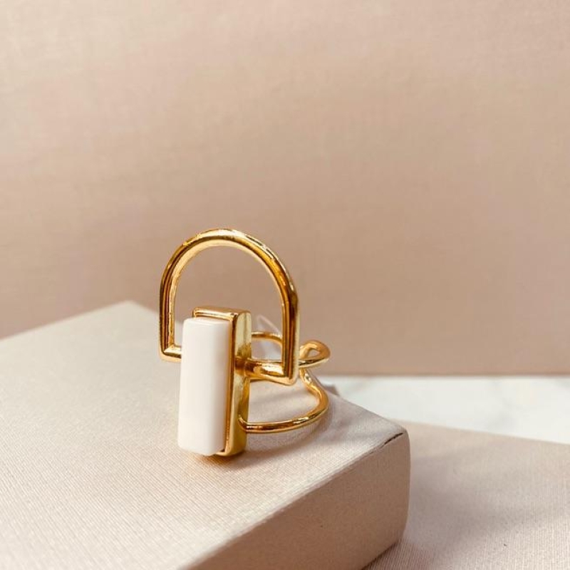 AN OURO GEOMÉTRICO PORCELANA