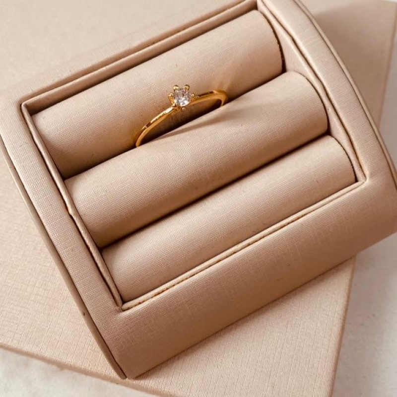 AN OURO SOLITÁRIO CAIXA ALTA ARO LISO