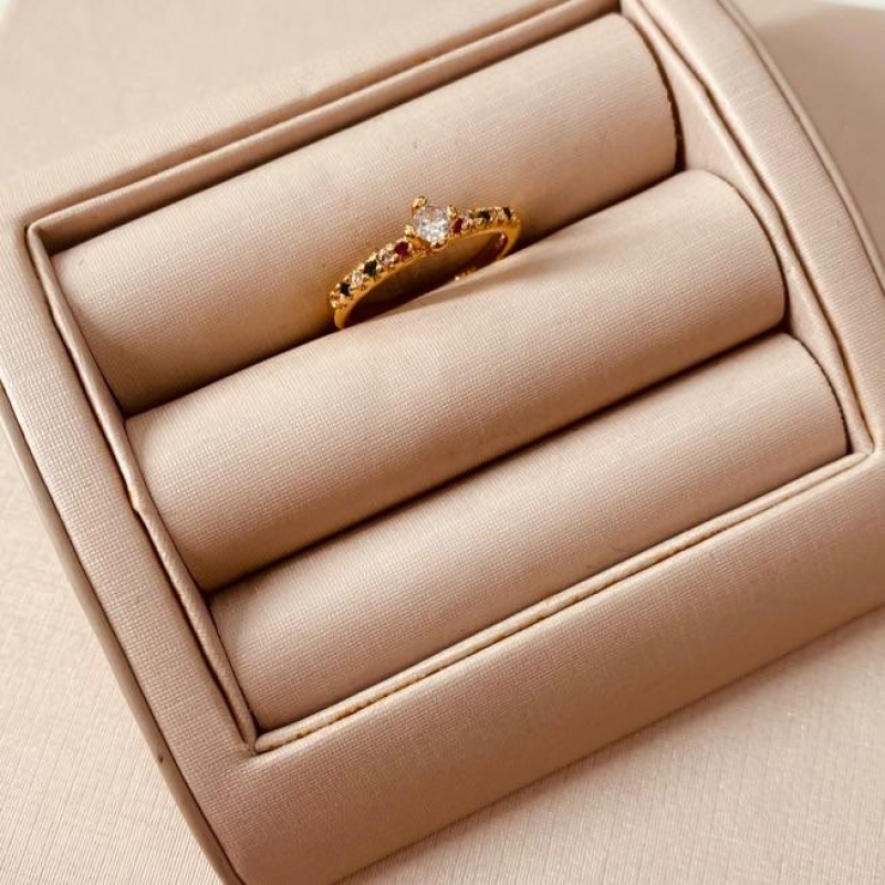 AN OURO SOLITÁRIO ZIRCONIAS COLOR