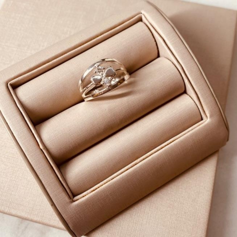 AN PRATA TREVO COM DUAS ZIRCONIAS