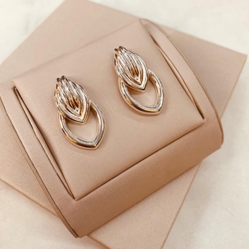 BR PRATA GOTA TRABALHADA E GOTA VAZADA