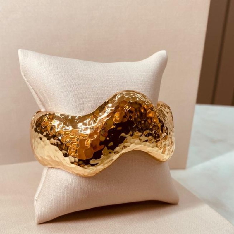 BRAC OURO ONDULADO MARTELADO