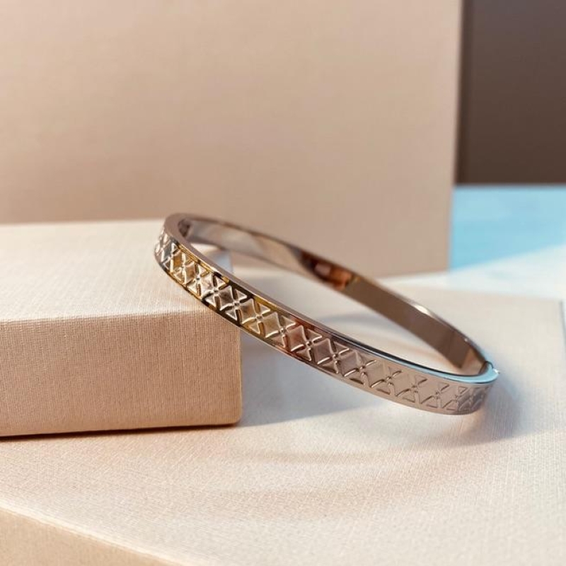 BRAC STEEL PREMIUM DETALHE X