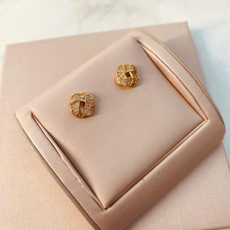 BR OURO ESPIRAL QUADRADO MICRO CRAVEJADO