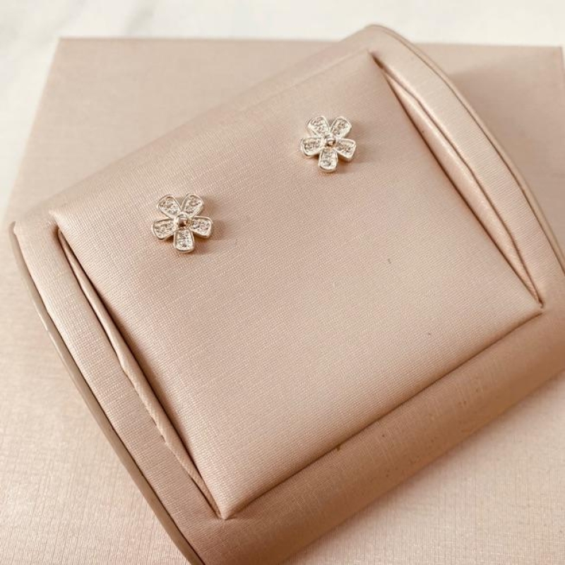 BR PRATA FLOR MICRO CRAVEJADA