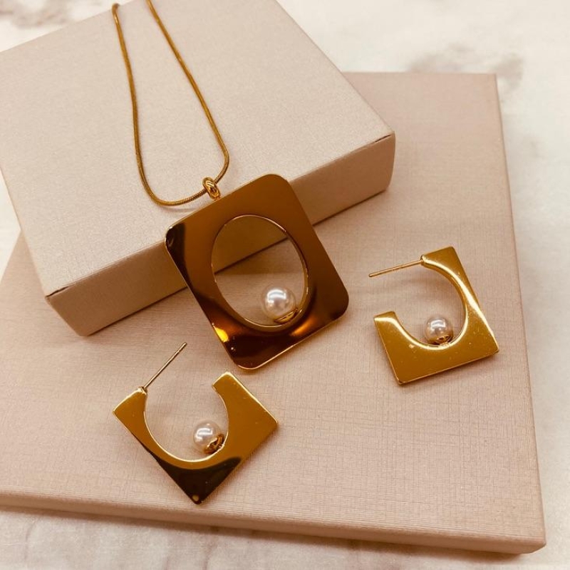 CJ AÇO E OURO QUADRADO VAZADO PEROLA