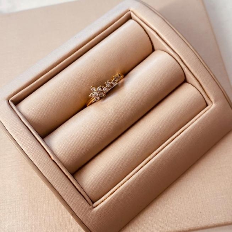 AN OURO FLOR ZIRCONIA