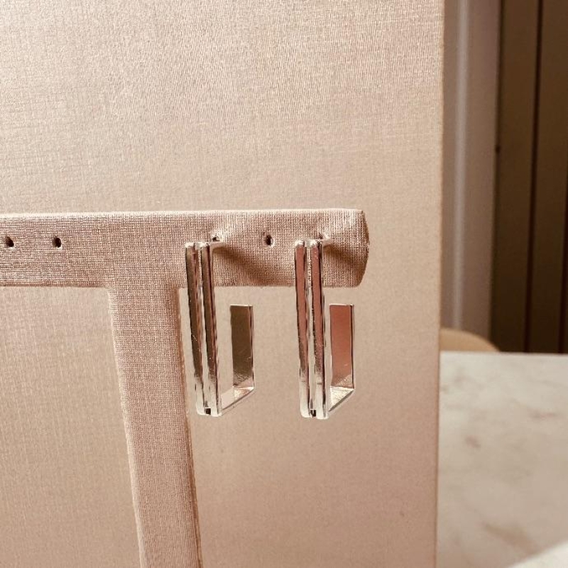 BR PRATA ARGOLA QUADRADA VAZADA LONGA