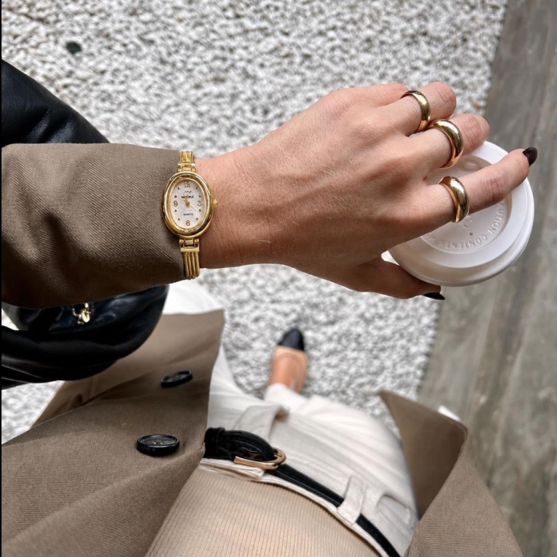RELOGIO OURO OVAL PULSEIRA
