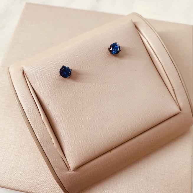 BR NEGRO PONTO DE LUZ AZUL CAIXA ALTA P