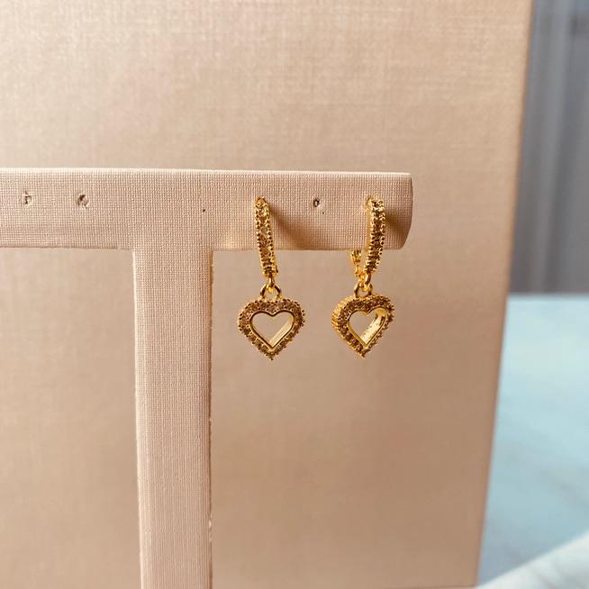 BR OURO ARGOLA FINA CRAVEJADA PG CORAÇÃO