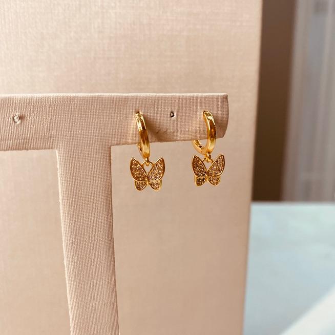 BR OURO ARGOLA FINA PG BORBOLETA MICRO CRAVEJADA