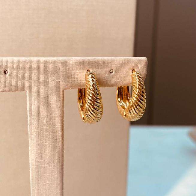 BR OURO ARGOLA OVAL FRISOS