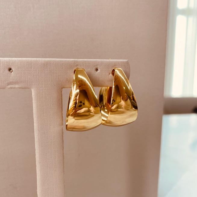 BR OURO ARGOLA V LARGA LEVE