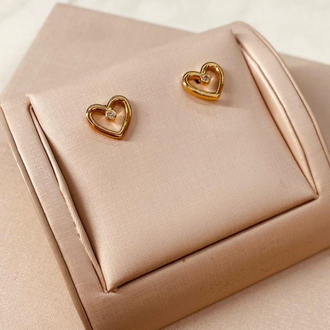 BR OURO CORAÇÃO VAZADO ZIRCONIA