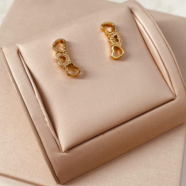 BR OURO EARCUFF CORAÇÃO VAZADO E MICRO CRAVEJADO