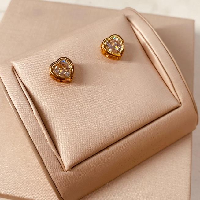 BR OURO ZIRCONIA CORAÇÃO CAIXA ALTA