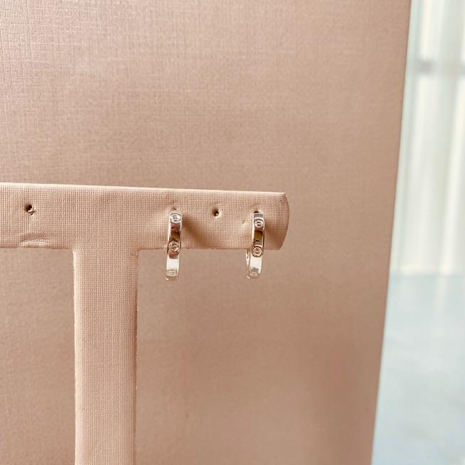 BR PRATA ARGOLA FINA CARTIER