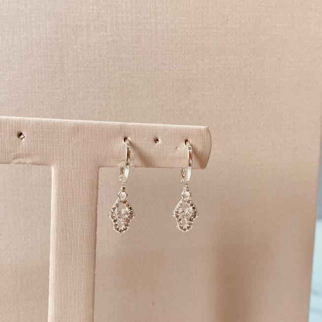 BR PRATA ARGOLA FINA PG MÃO DE DEUS