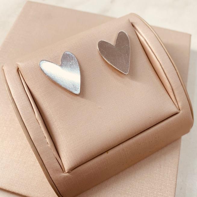 BR PRATA CORAÇÃO LISO CHAPEADO