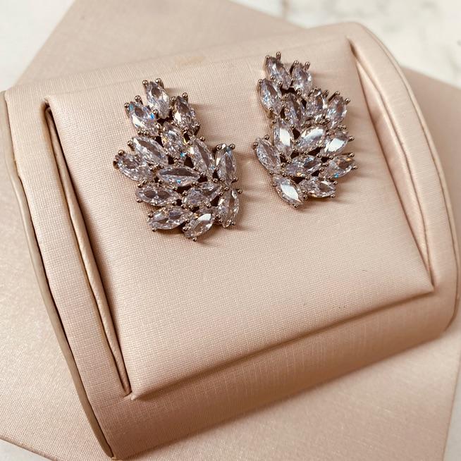 BR PRATA EARCUFF ZIRCONIAS NAVETE PEROLA PENDURADA