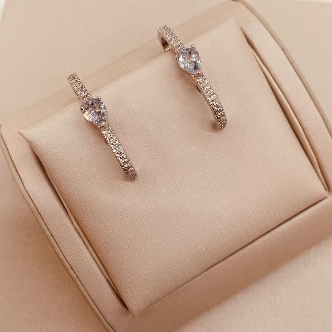 BR PRATA EARHOOK GOTA NEGRA