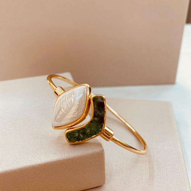 BRAC OURO PORCELANA E ESMERALDA