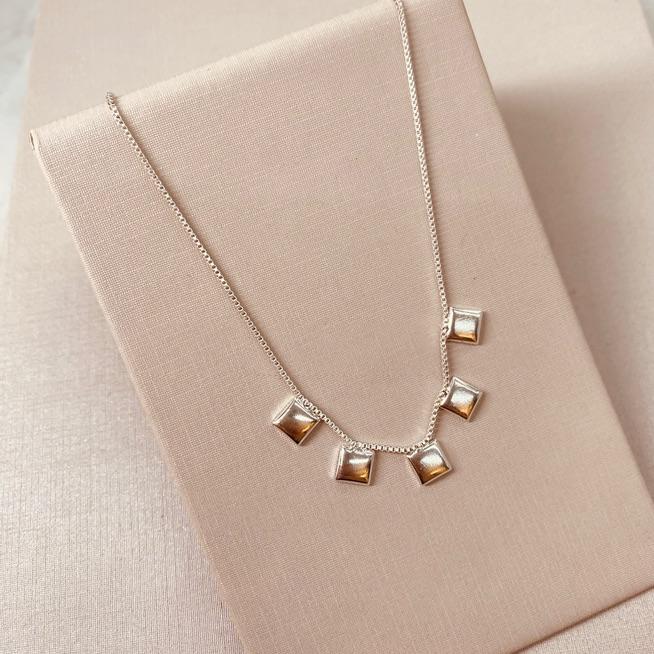 CK PRATA QUADRADOS LISOS